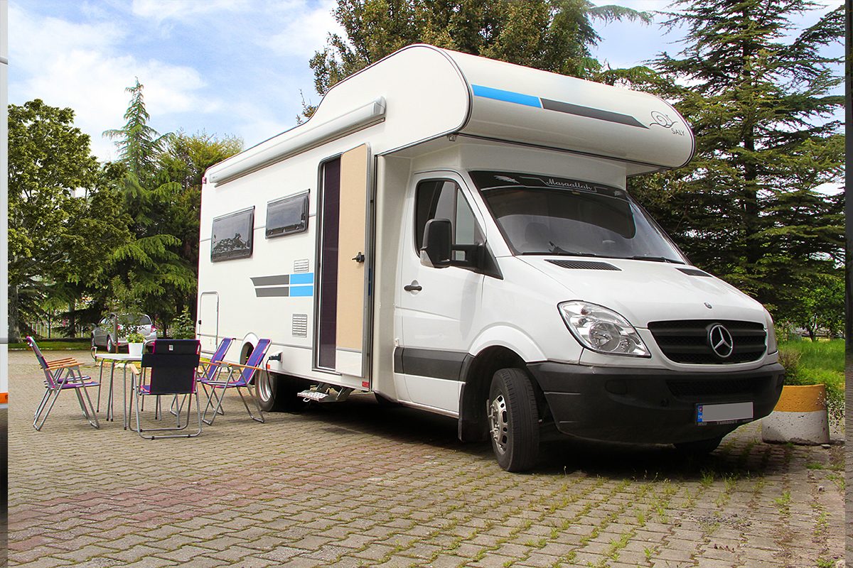 SALY Rent-a Caravan Mercedes Motorhome 1